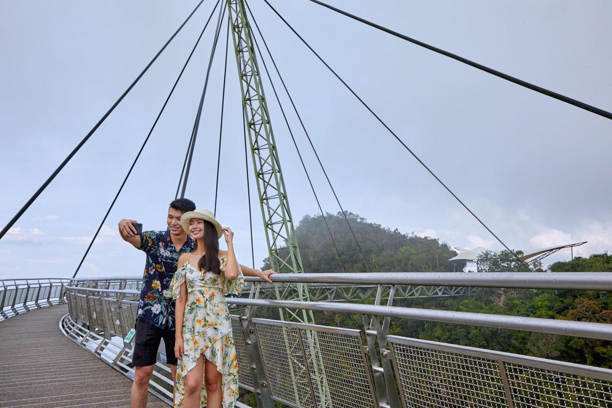 Aloft Langkawi Pantai Tengah Пантай Ченанг Екстериор снимка